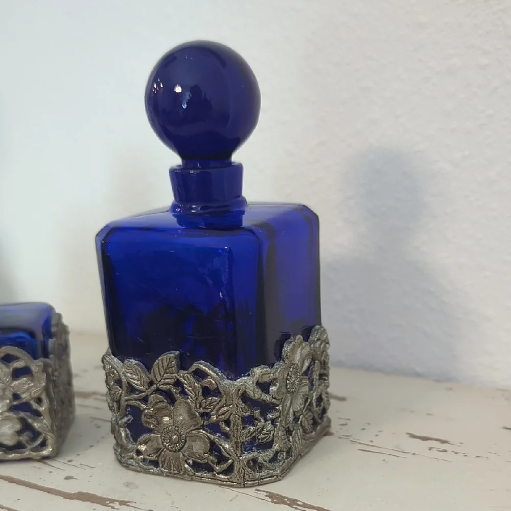 💙 Vintage Cobalt Blue Pewter Refillable Boudoir Perfume Bottles – Set of Two - Picture 7 of 12
